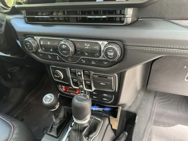 Jeep Gladiator 2026 GLADIATOR RUBIO DASH HELP IMG_7405