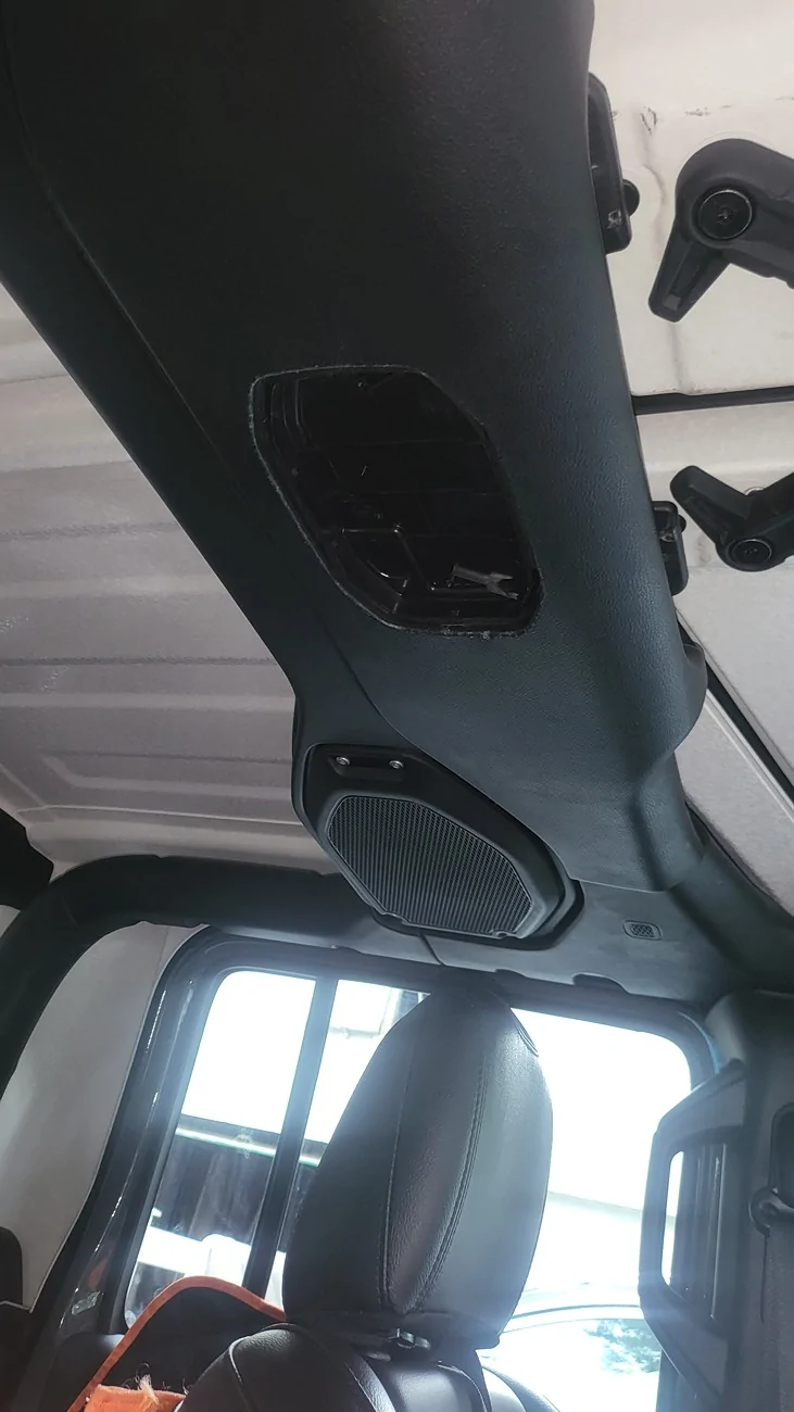 Jeep Gladiator Please HELP - removing DOME LIGHTS 20260917_155105