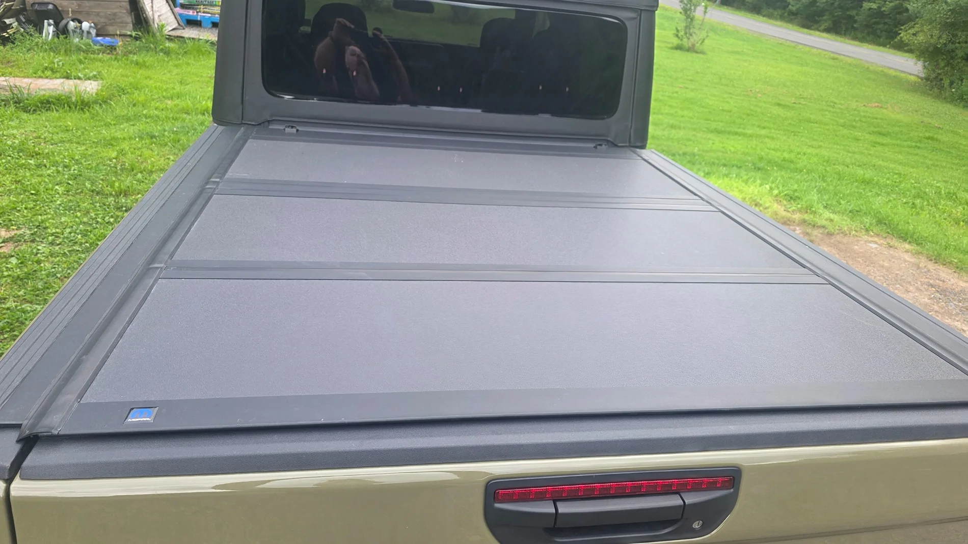 Jeep Gladiator F/S Mopar hard tonneau 20260805_184022