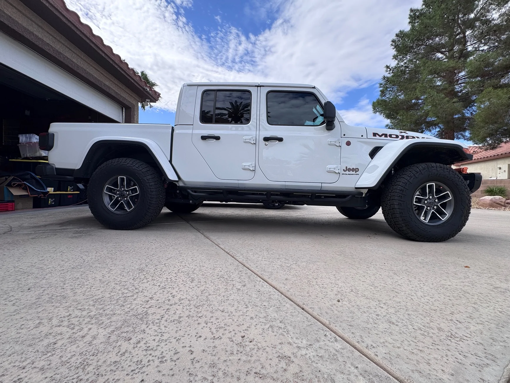 Jeep Gladiator Side steps or not? Or... get steps bed-linered IMG_9106