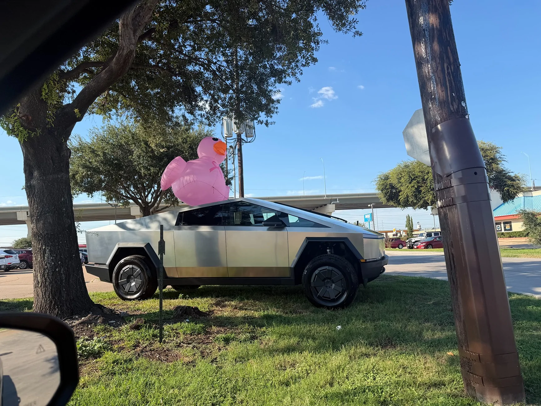 Jeep Gladiator Ducking Cybertruck IMG_0709