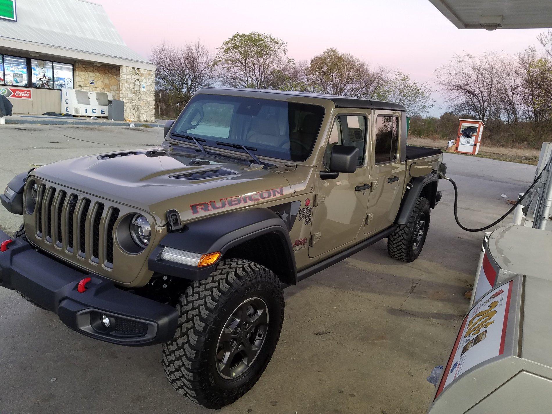 Jeep Gladiator Took Delivery of Your JT? Sign in Here! 20191203_070508