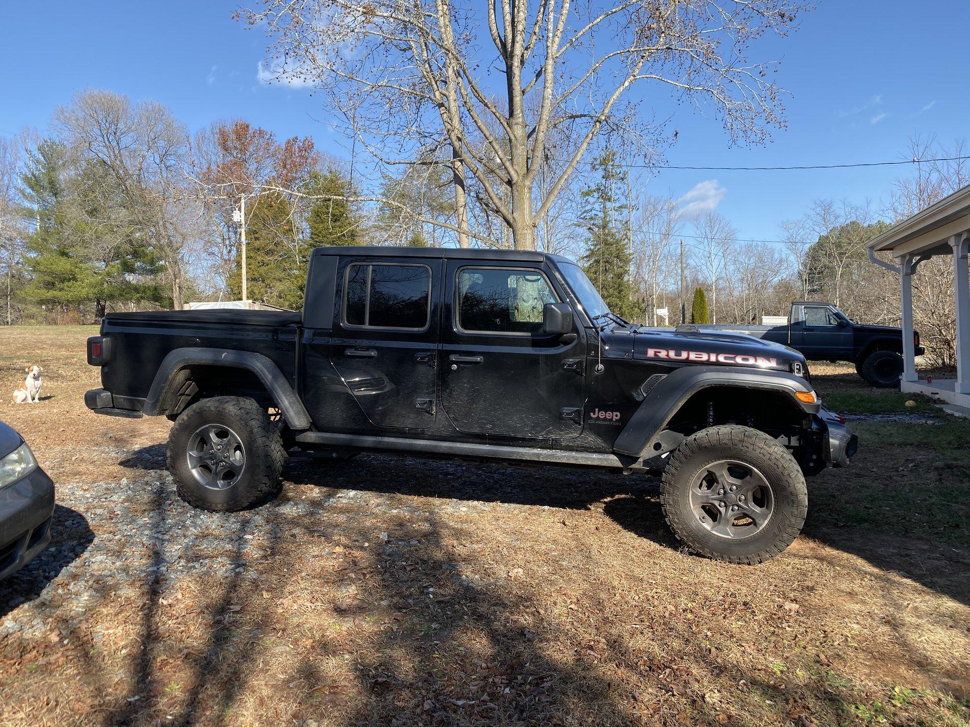 Jeep Gladiator Gladiators on Mopar 2" Lift Kit 74736163-7255-4750-B082-B8B575477F8A