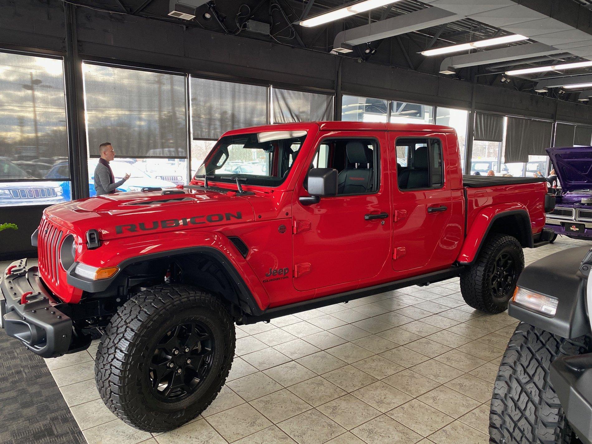 Jeep Gladiator LAUNCH EDITION Gladiator JT Club 59726091354__A5C9E04E-7A2A-4426-9CB6-6D7A76D785CB.JPG