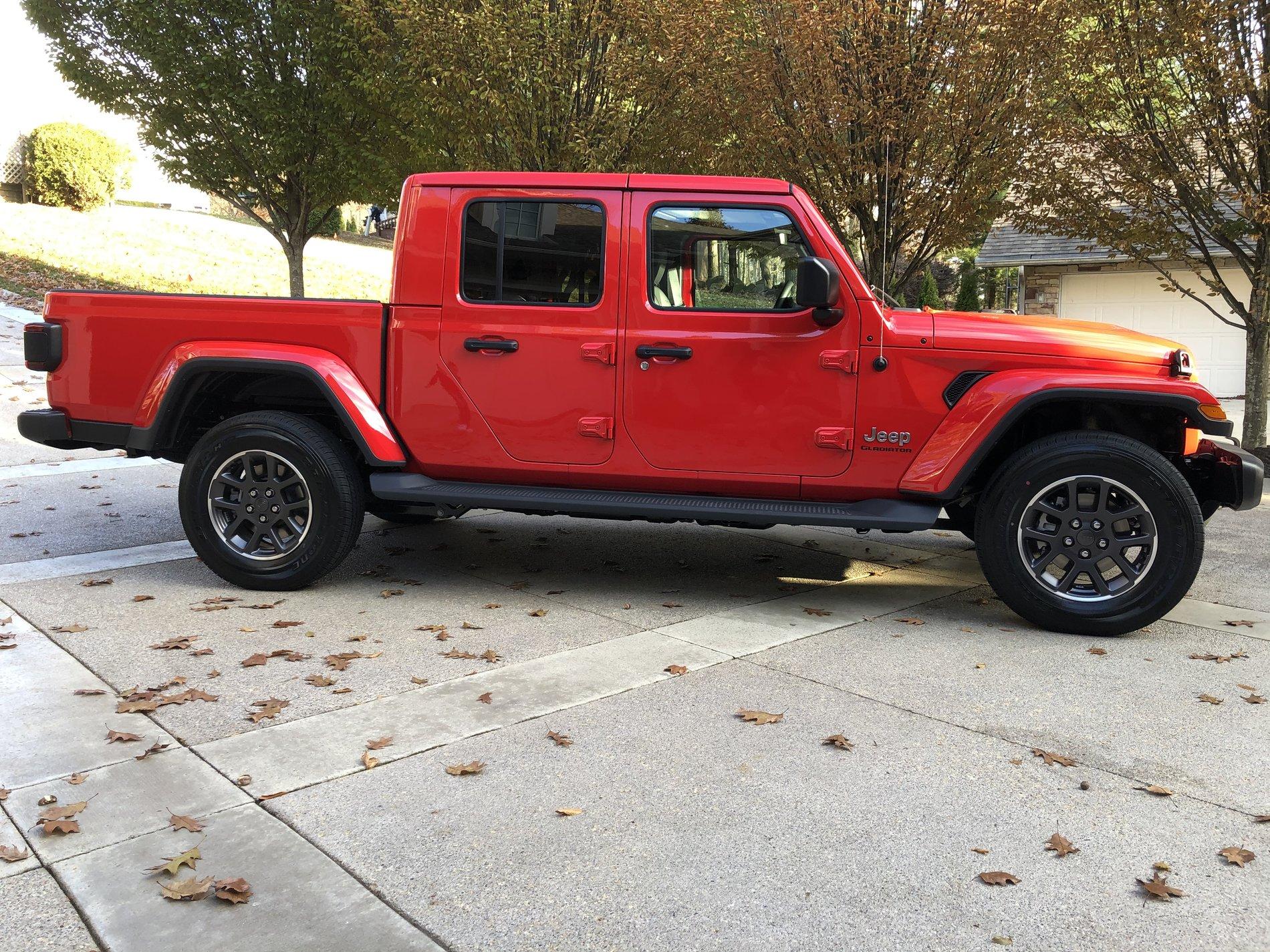 Jeep Gladiator FIRECRACKER RED Gladiator JT Club 3FB0371B-0B04-4D36-8B70-414B00B31BDA