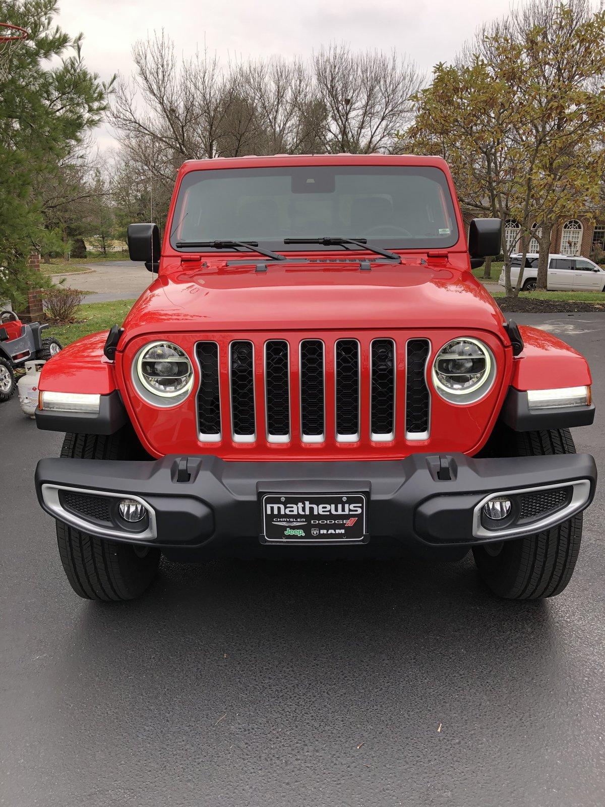 Jeep Gladiator FIRECRACKER RED Gladiator JT Club 4C12FB95-E9CF-40EB-90B7-33684C3BD3ED