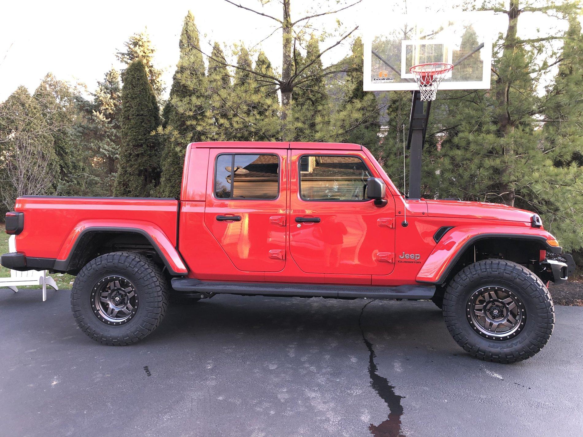Jeep Gladiator FIRECRACKER RED Gladiator JT Club B834D9C4-8D26-4EFF-8381-C324AE9D1F33