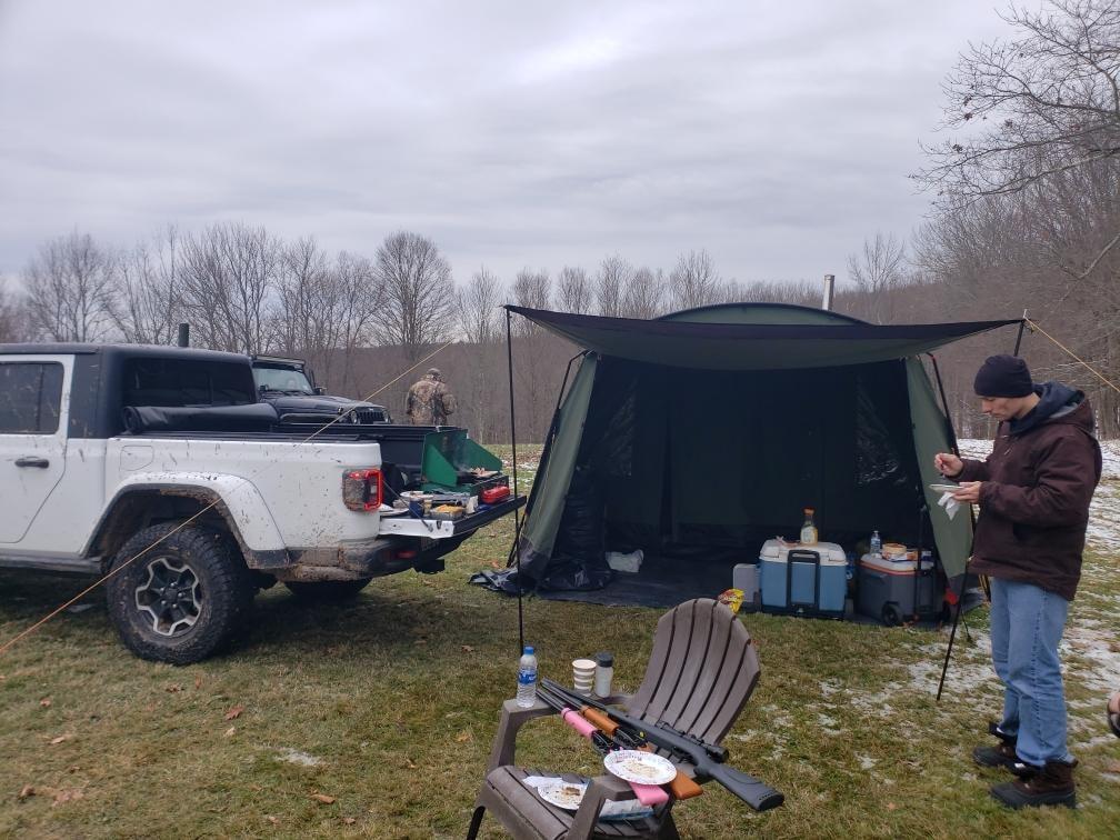 Jeep Gladiator What tent rooftop setup for 5+ people? 76778228_3563549556990330_9066237359795732480_o