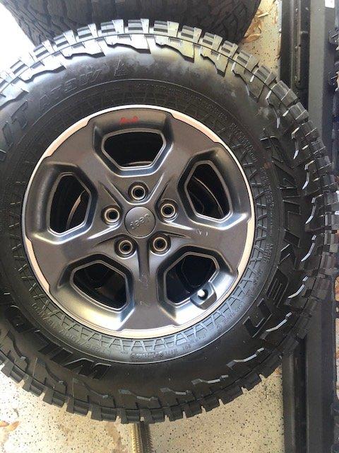 Jeep Gladiator 17" Jeep Gladiator Wheels and tires OEM take offs for sale IMG_2722