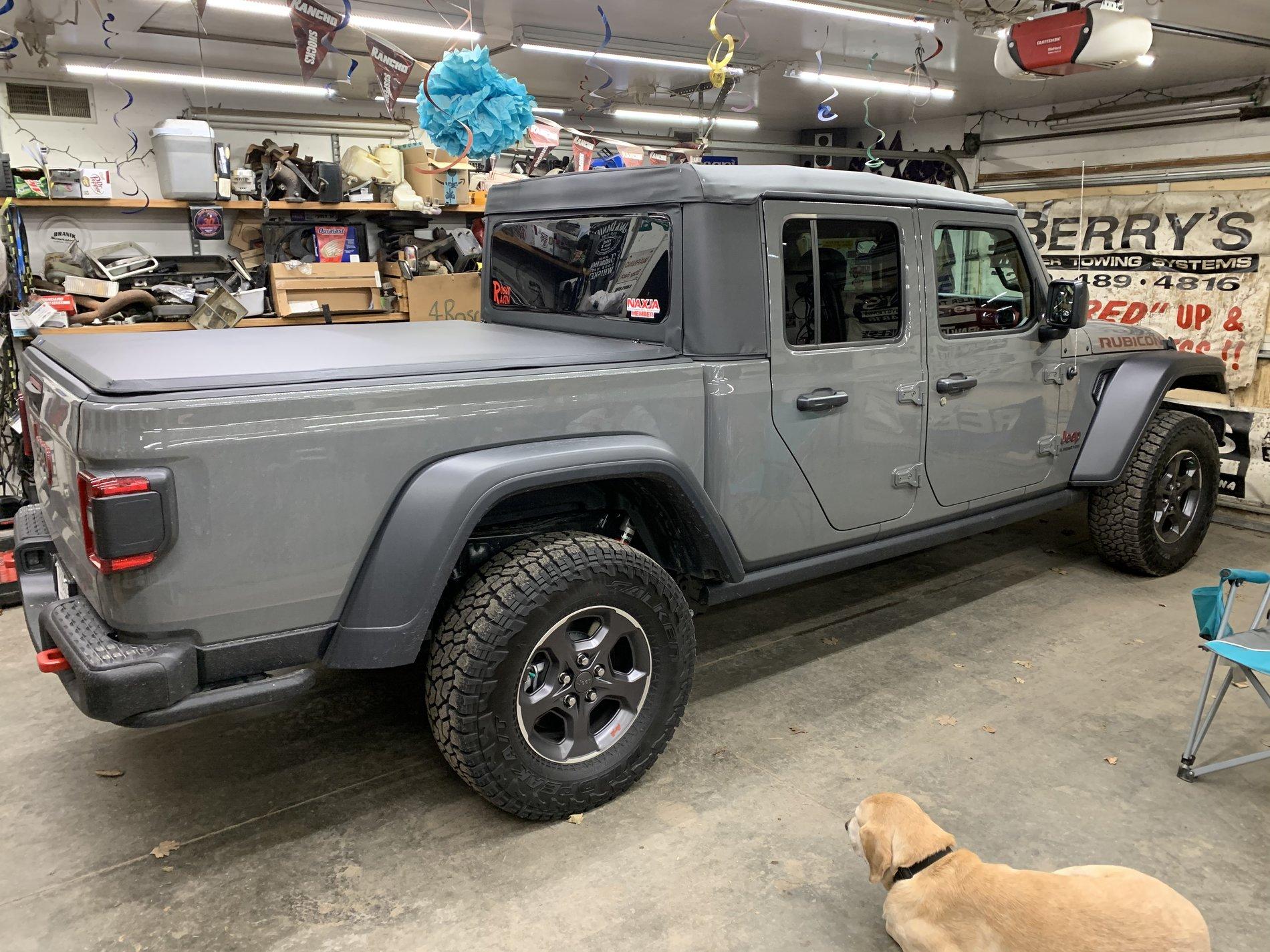 Jeep Gladiator Aftermarket Tonneau Covers? CD49A4D6-EB97-4895-9A08-F00508798237
