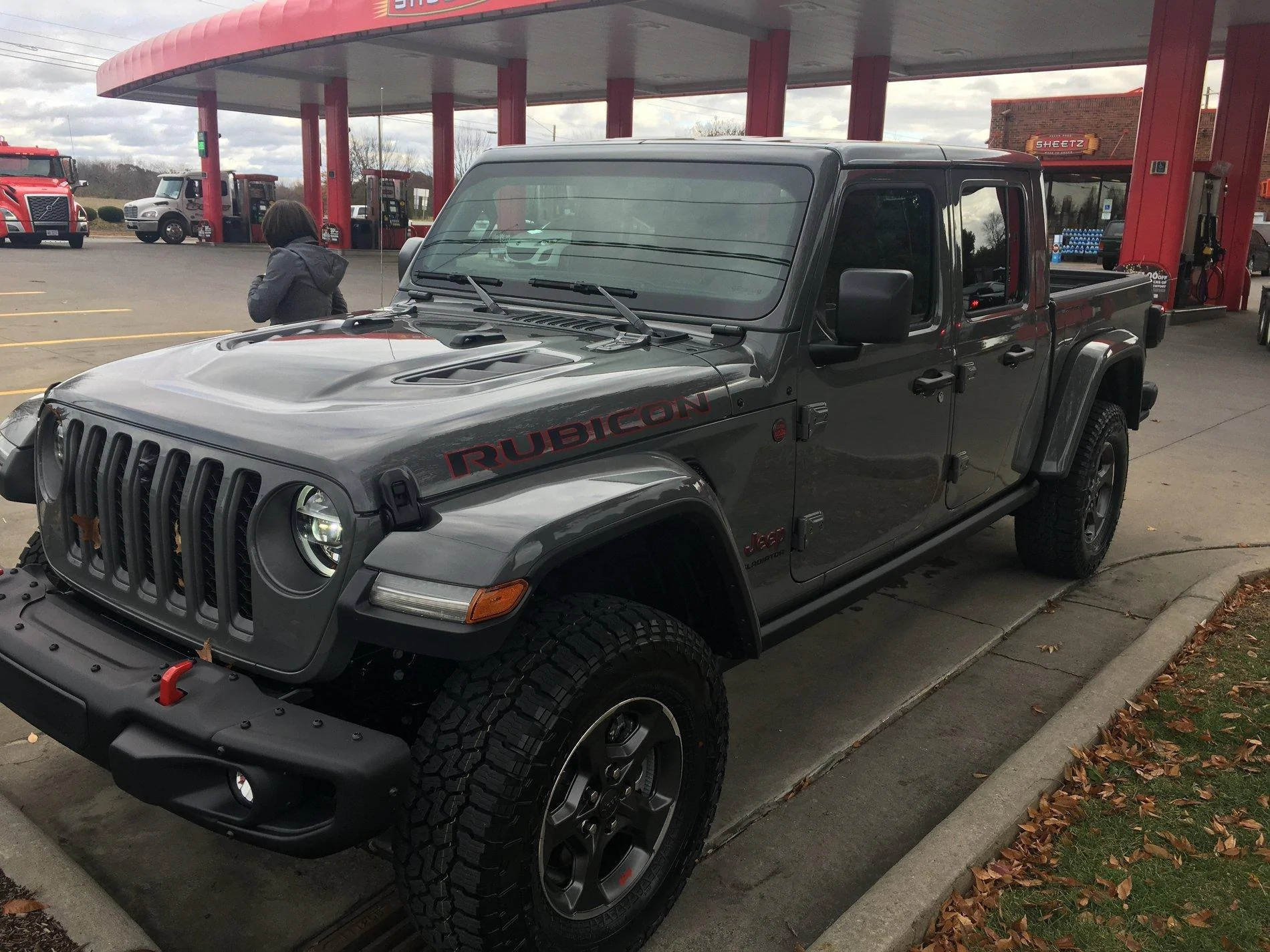 Jeep Gladiator Anyone Else Really Like Looking at Your Parked Rig? 191202 - S12