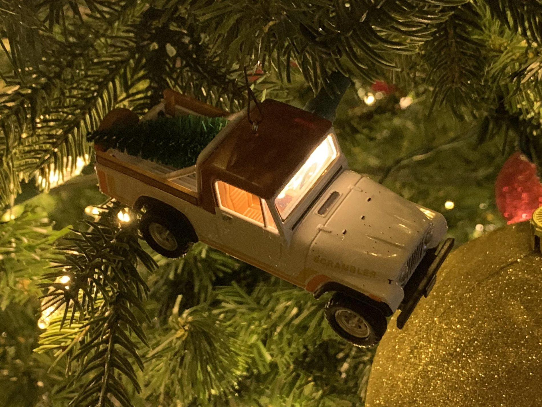 Jeep Gladiator JT and scrambler ornaments 70BBE8B3-3690-41EB-A1B5-C29FE128BCA1