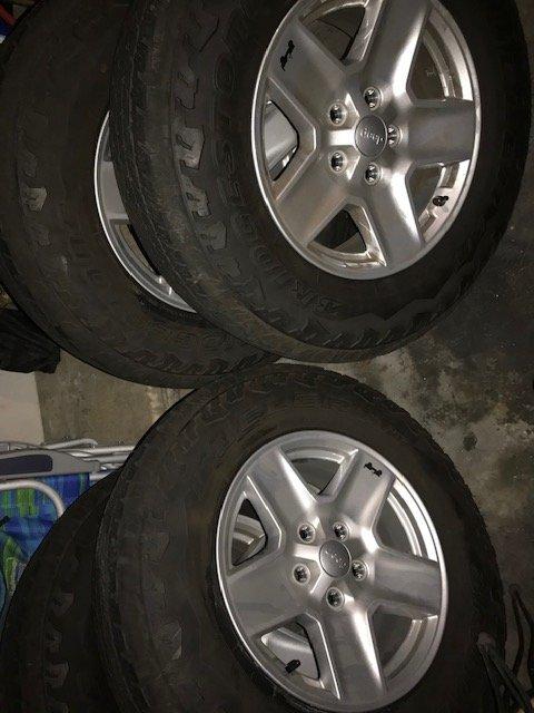 Jeep Gladiator Max tow wheels and tires for sale IMG_1644