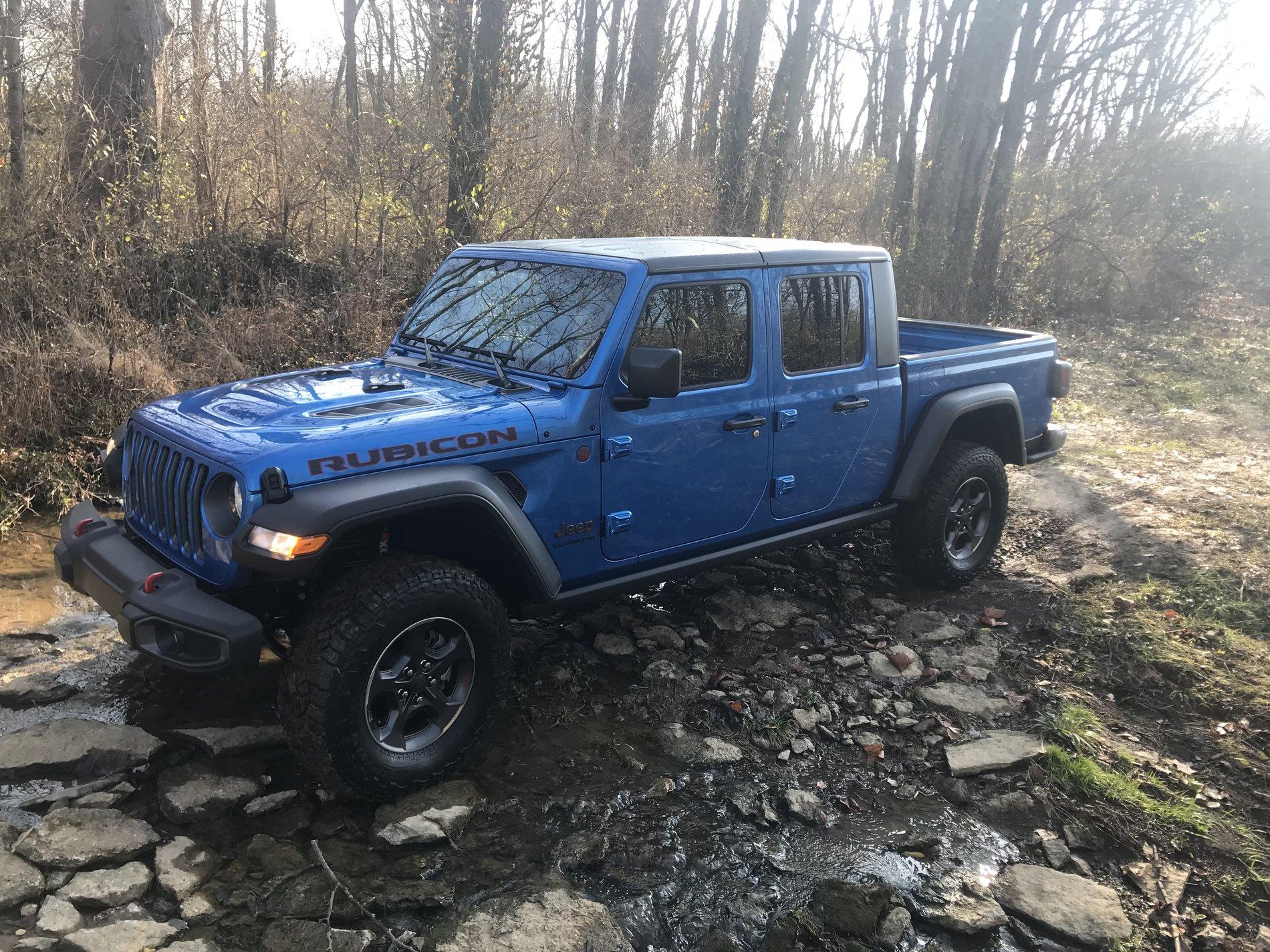 Jeep Gladiator HYDRO BLUE PEARL Gladiator JT Club 91E905C7-8168-4B41-830F-376E05F44141