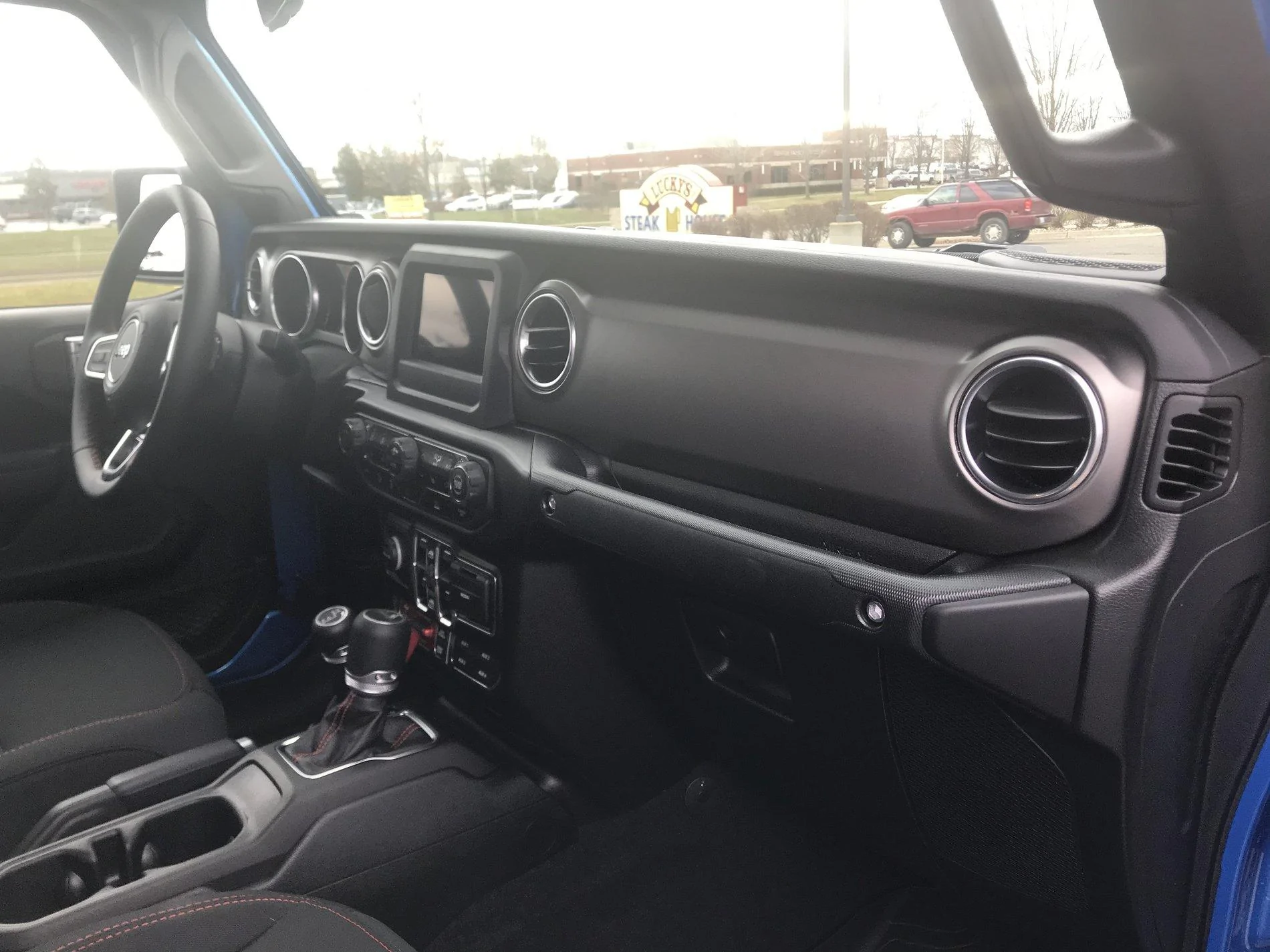 Jeep Gladiator Hydro Blue Rubicon with grey dash 07764EB9-6495-41E4-9BE5-9166CD1411FE