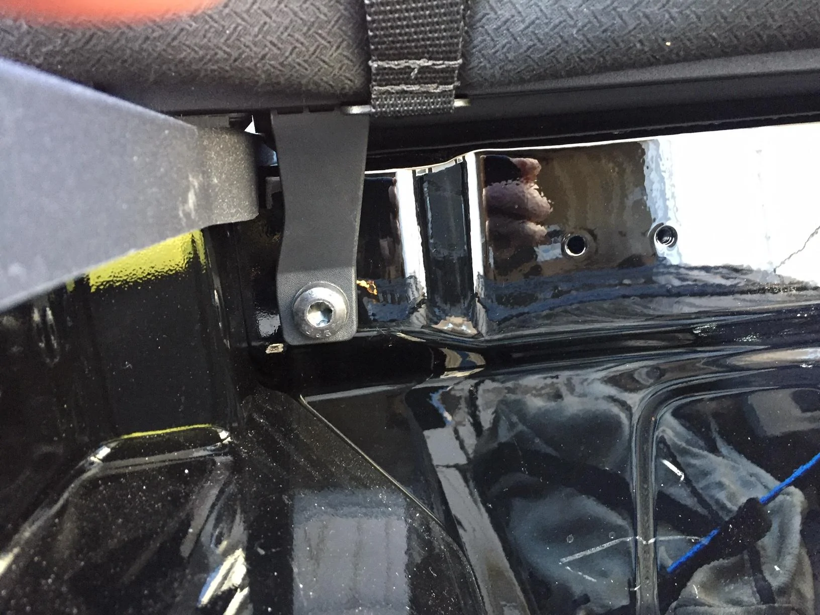 Jeep Gladiator Threaded Roll-Up Tonneau Cover Mounting Holes pjBlMtQ
