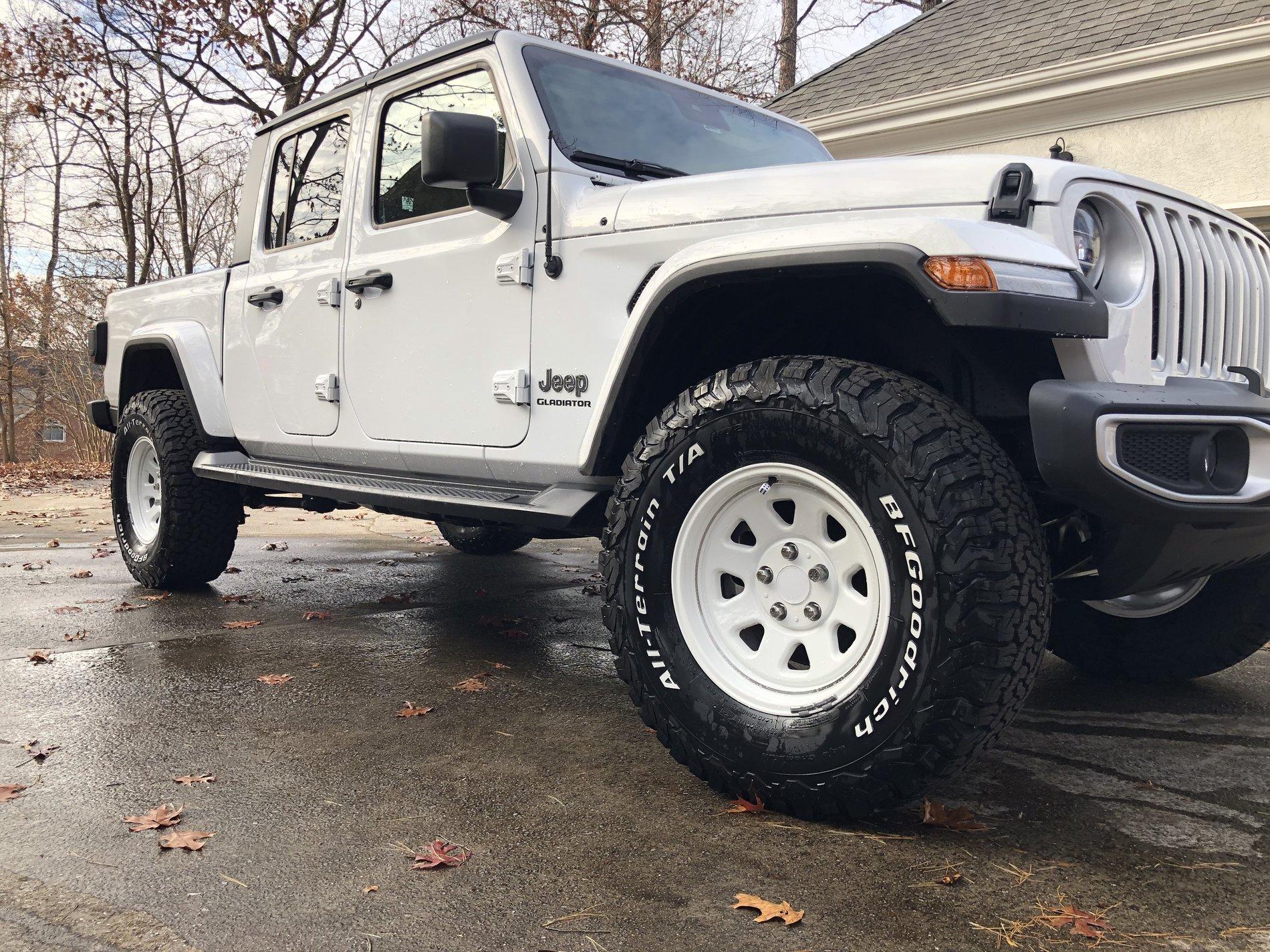 Jeep Gladiator BRIGHT WHITE Gladiator JT Club white