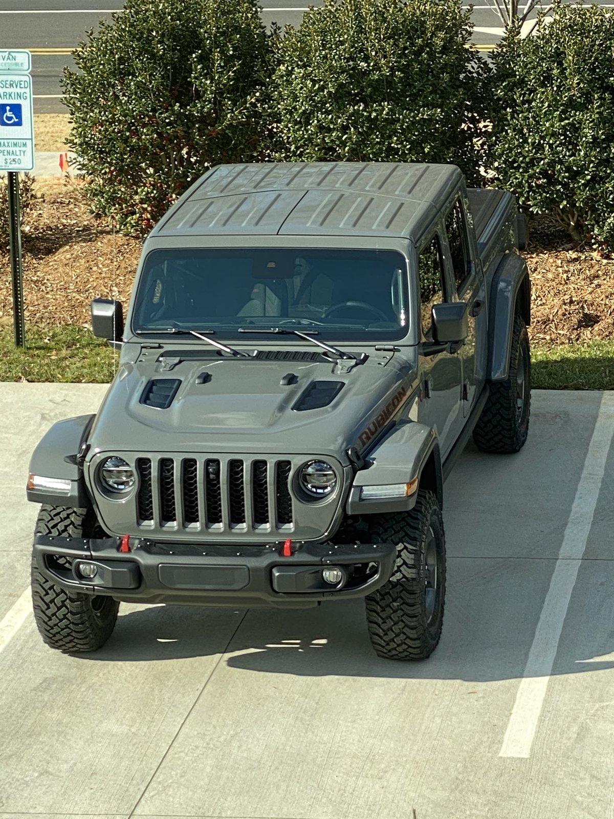 Jeep Gladiator STING GRAY Gladiator JT Club A1F5901D-AFB0-4E94-B155-E8B910E3277A