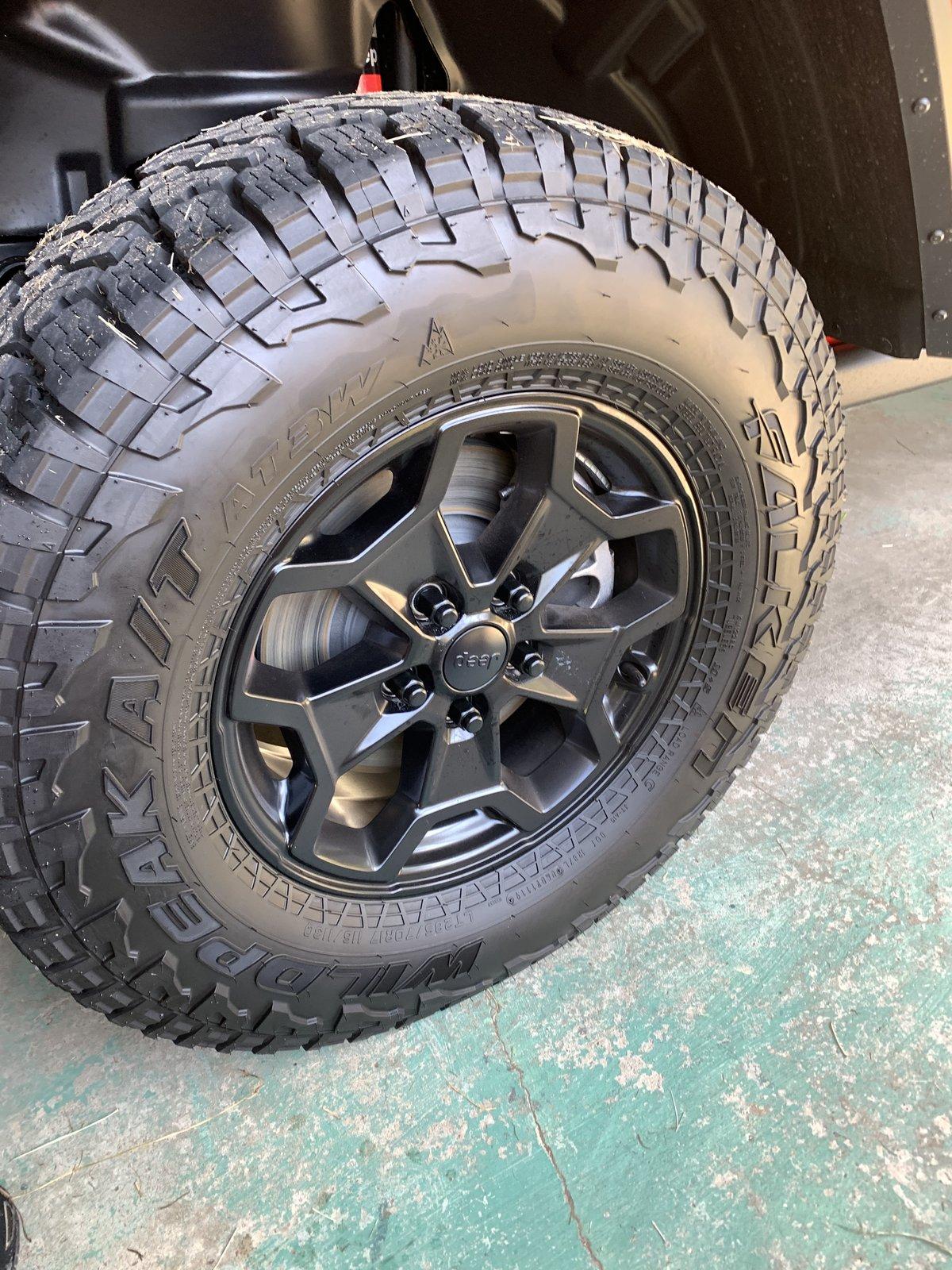 Jeep Gladiator Can I change lug nuts without jacking up my truck? CD237BBD-A7E5-40AB-863B-7181F466DB49
