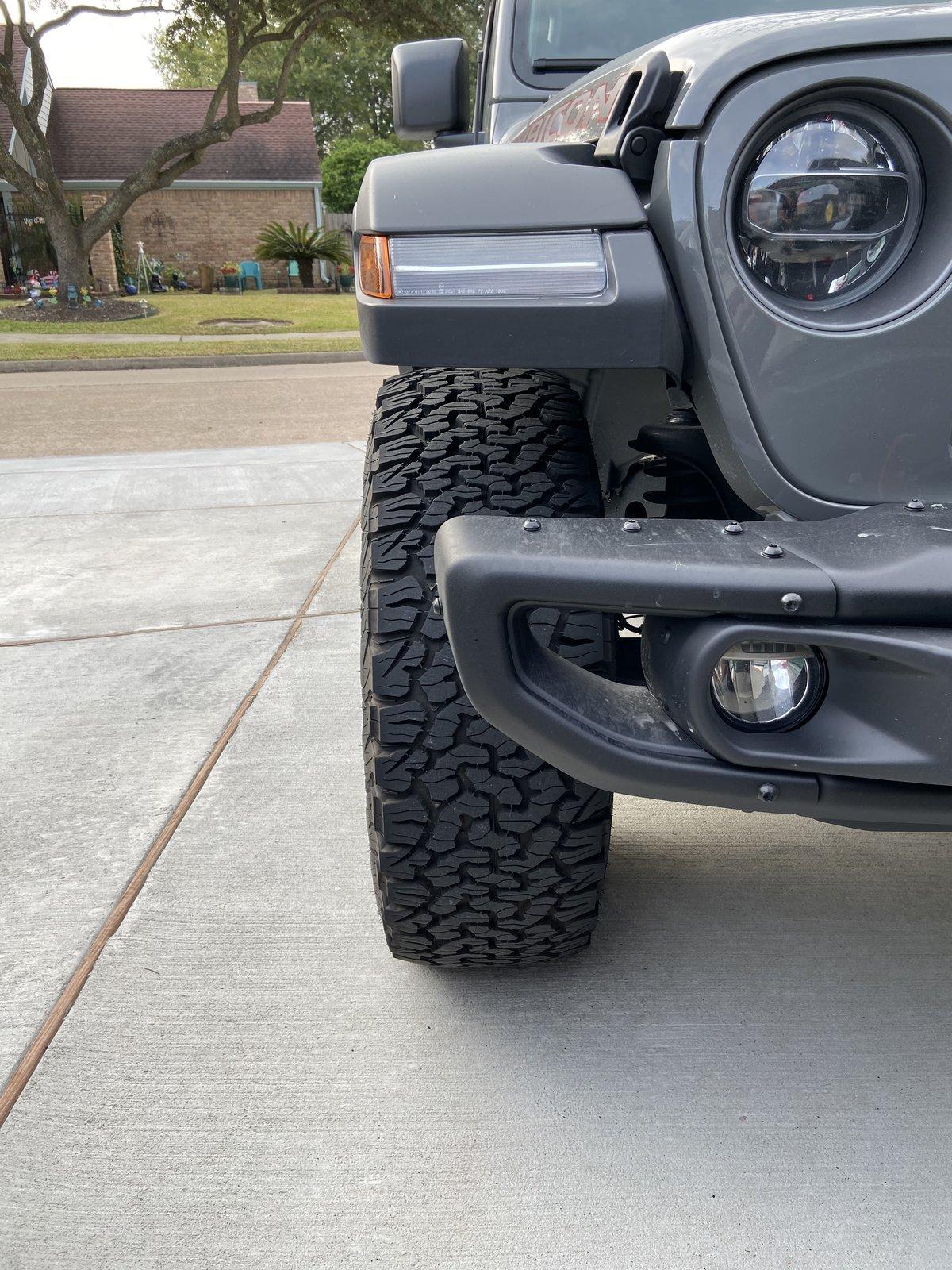 Jeep Gladiator Will 35X12.5R17 fit the OEM Rubicon wheels? BBE24B58-1B07-40A7-B123-0AA1D8D05278
