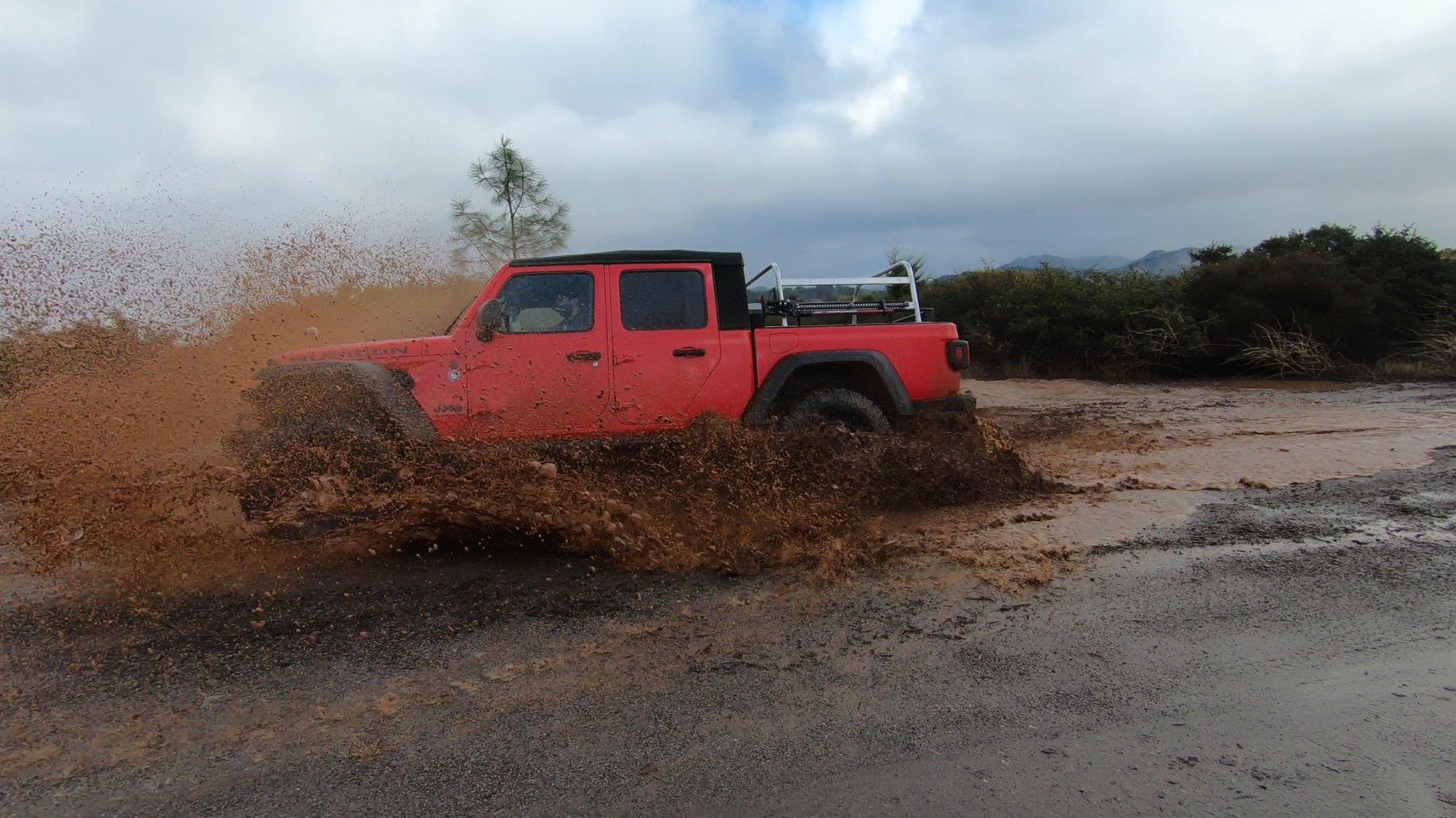 Jeep Gladiator What did you do WITH your Gladiator today? vlcsnap-00023