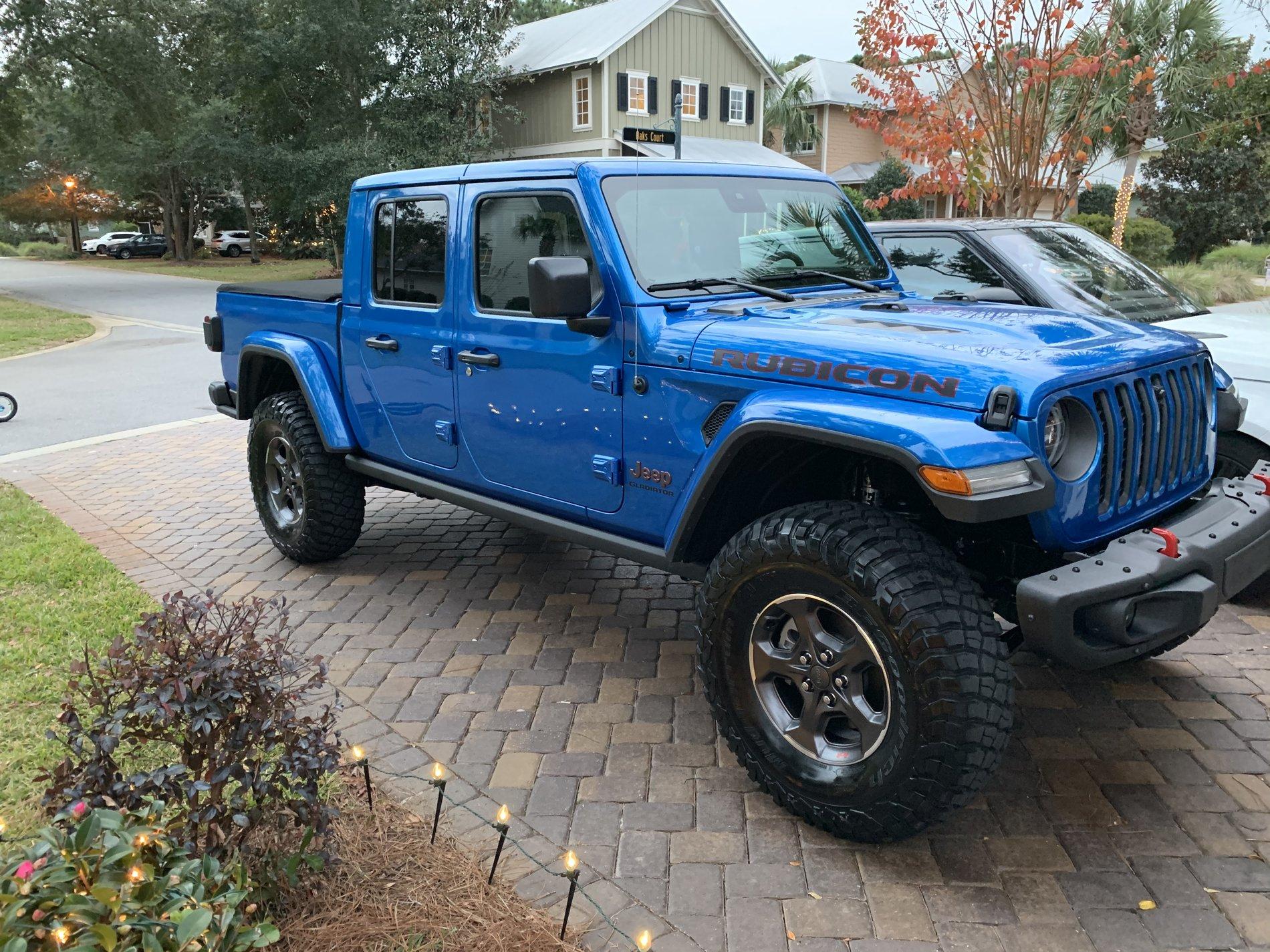 Jeep Gladiator HYDRO BLUE PEARL Gladiator JT Club 49D105CD-72B7-4F63-80F1-2ED18CA853DE