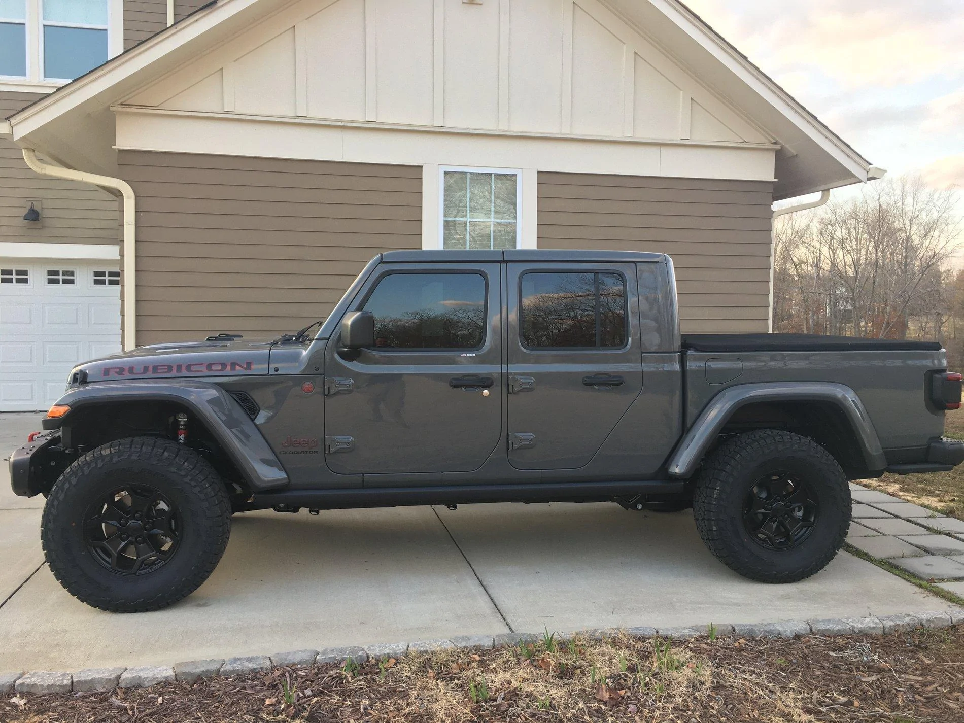 Jeep Gladiator Pictures of 33s and 35s B074C273-8B0E-4879-8817-76342FB64A1D