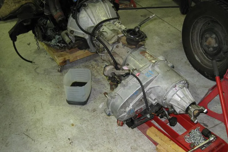 Jeep Gladiator Why a Gladiator (JT) and not a Wrangler (JL)? engine-assy-001