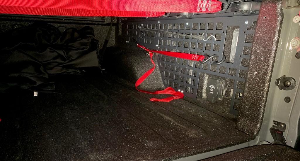 Jeep Gladiator JCR bed side molle panel 0q0BM0