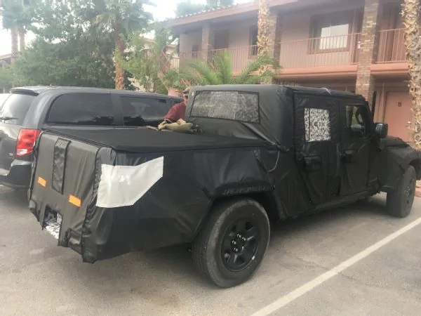 Jeep Gladiator Jeep Gladiator Pickup Truck (JT) Spy Pics and Videos! 1