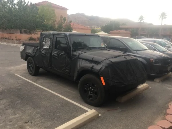 Jeep Gladiator Jeep Gladiator Pickup Truck (JT) Spy Pics and Videos! 2