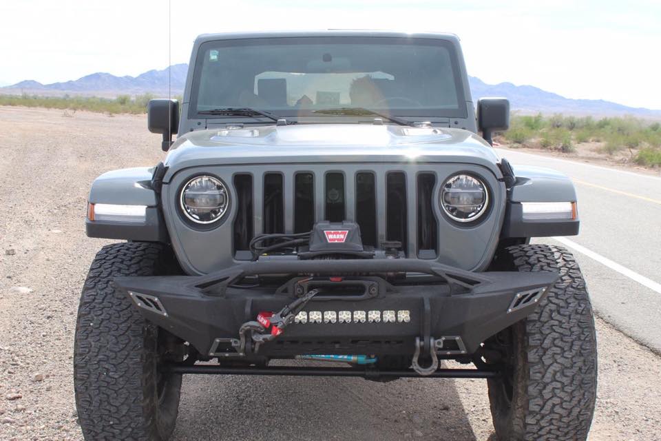 Jeep Gladiator New spy shot 45014924_2263734383639505_3855475211134566400_n