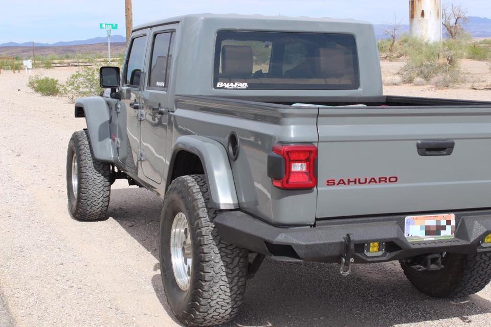 Jeep Gladiator New spy shot 45148063_2263734423639501_8757818721797406720_n