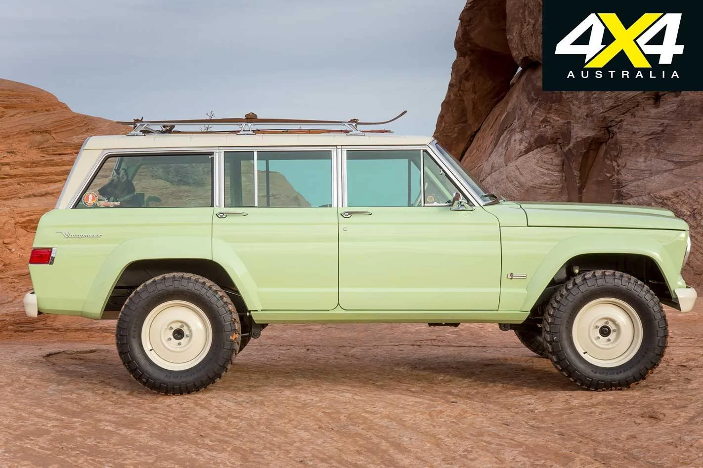 Jeep Gladiator **2020 Jeep Gladiator official pics and specs** Jeep-Wagoneer-Roadtrip-concept-side-profil