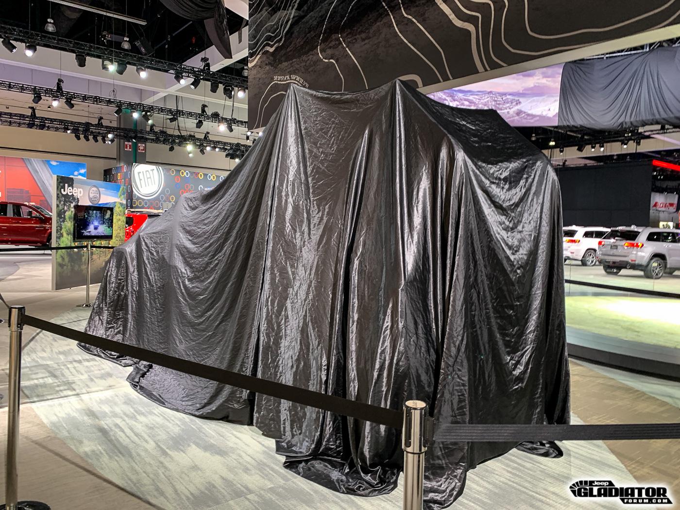 Jeep Gladiator JGF Live Coverage: 2020 Jeep Gladiator Debut from the LA Auto Show! 2019-Jeep-Gladiator-JT-Pickup-Debut-LA-Auto-Show-5