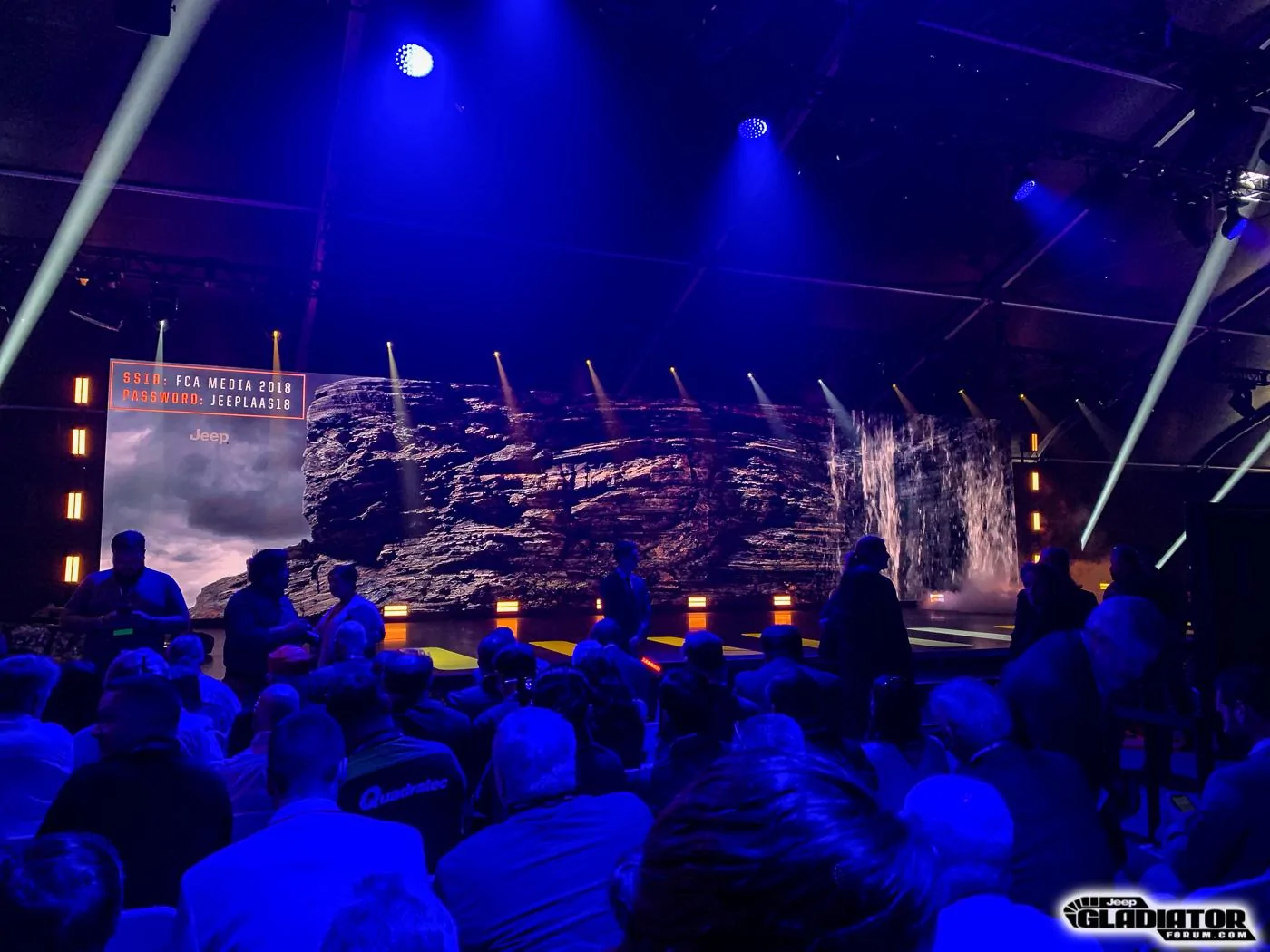 Jeep Gladiator JGF Live Coverage: 2020 Jeep Gladiator Debut from the LA Auto Show! 2019-Jeep-Gladiator-JT-Pickup-Reveal-LA-Auto-Show-2