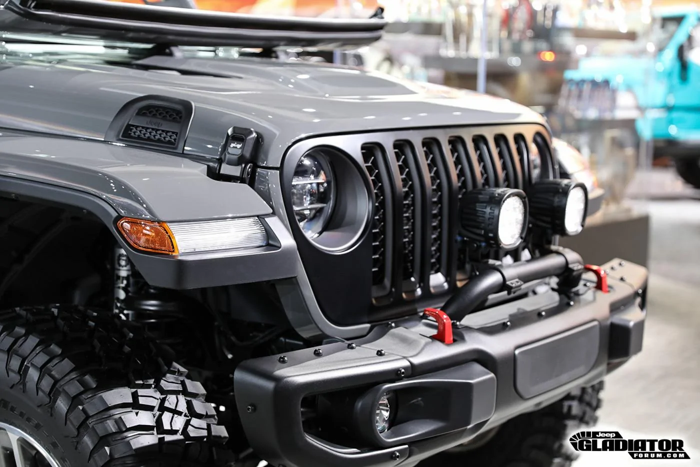Jeep Gladiator Mopar Accessorized 2020 Jeep Gladiator (in Sting Gray) 2020-Jeep-Gladiator-JT-Pickup-Truck-Mopar-Accessories-LA-Auto-Show-12