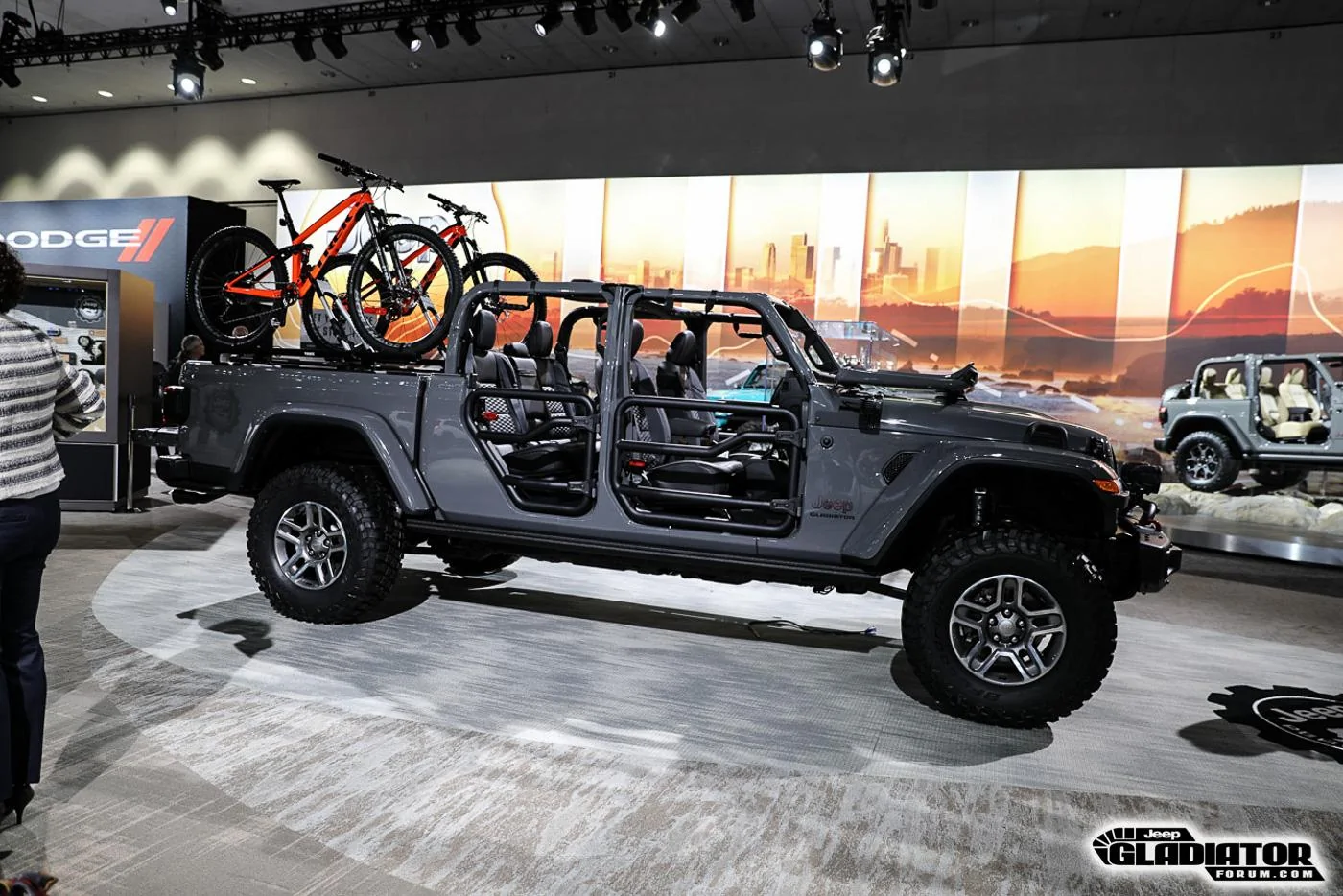 Jeep Gladiator Mopar Accessorized 2020 Jeep Gladiator (in Sting Gray) 2020-Jeep-Gladiator-JT-Pickup-Truck-Mopar-Accessories-LA-Auto-Show-22