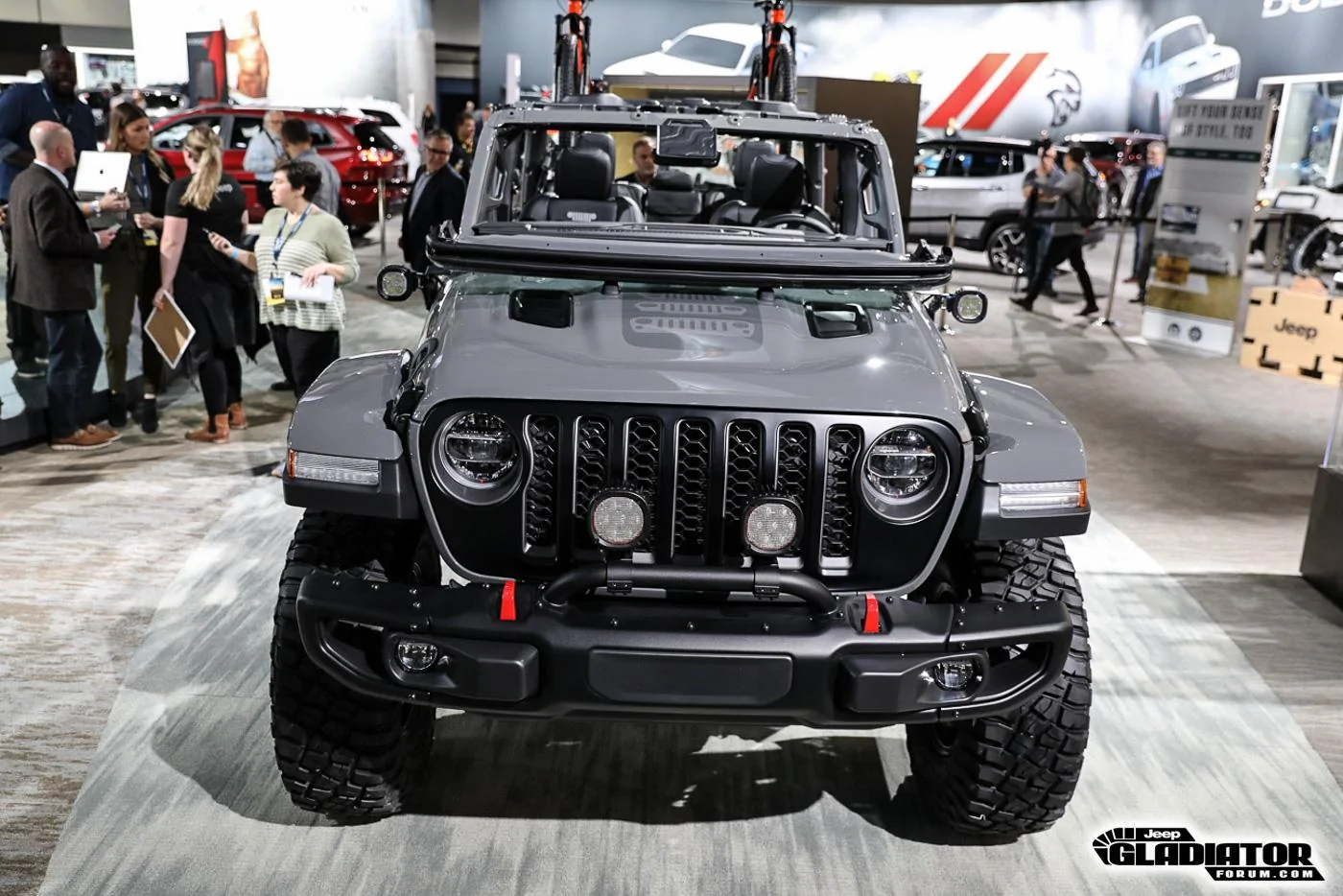 Jeep Gladiator Mopar Accessorized 2020 Jeep Gladiator (in Sting Gray) 2020-Jeep-Gladiator-JT-Pickup-Truck-Mopar-Accessories-LA-Auto-Show-25