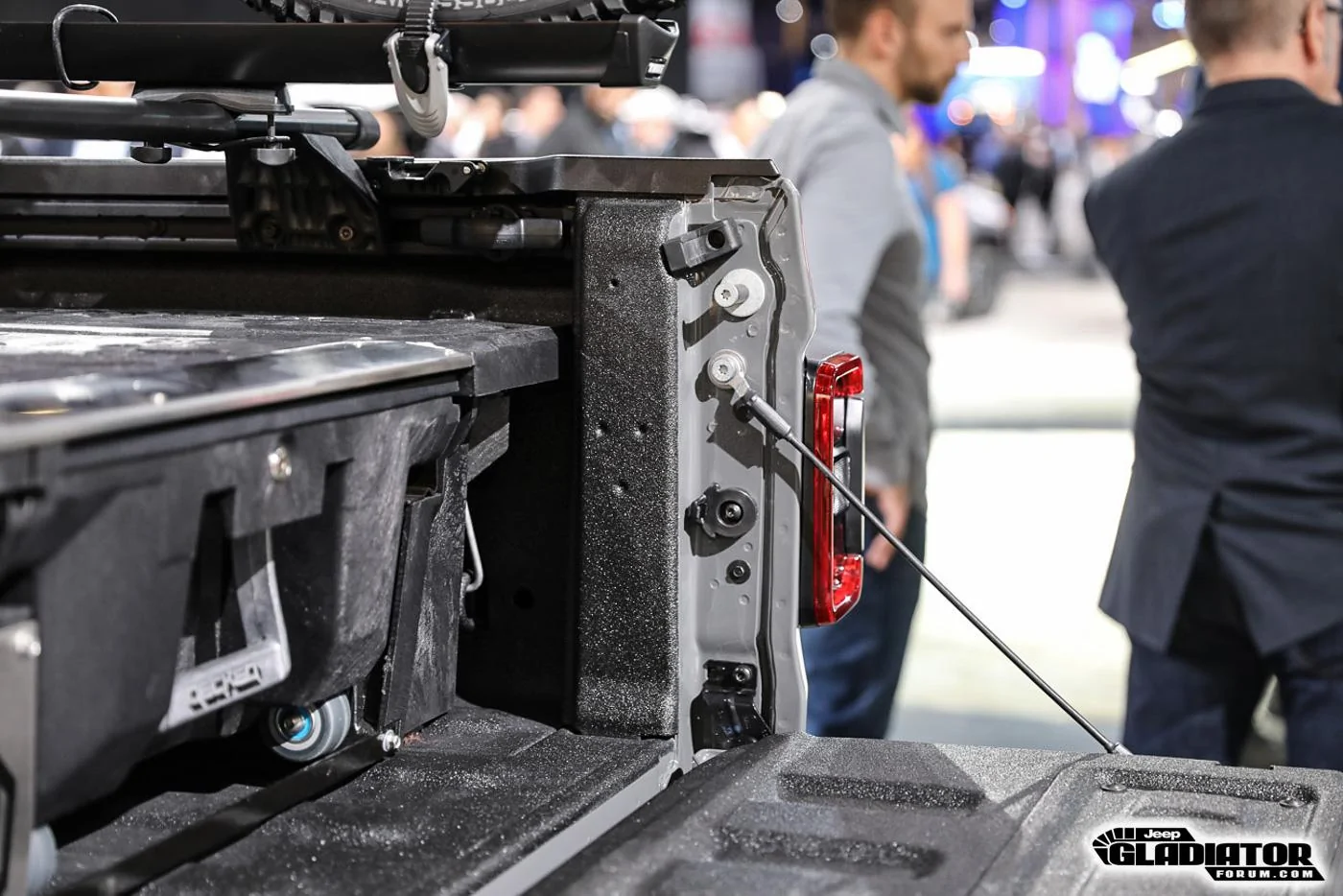 Jeep Gladiator Mopar Accessorized 2020 Jeep Gladiator (in Sting Gray) 2020-Jeep-Gladiator-JT-Pickup-Truck-Mopar-Accessories-LA-Auto-Show-38
