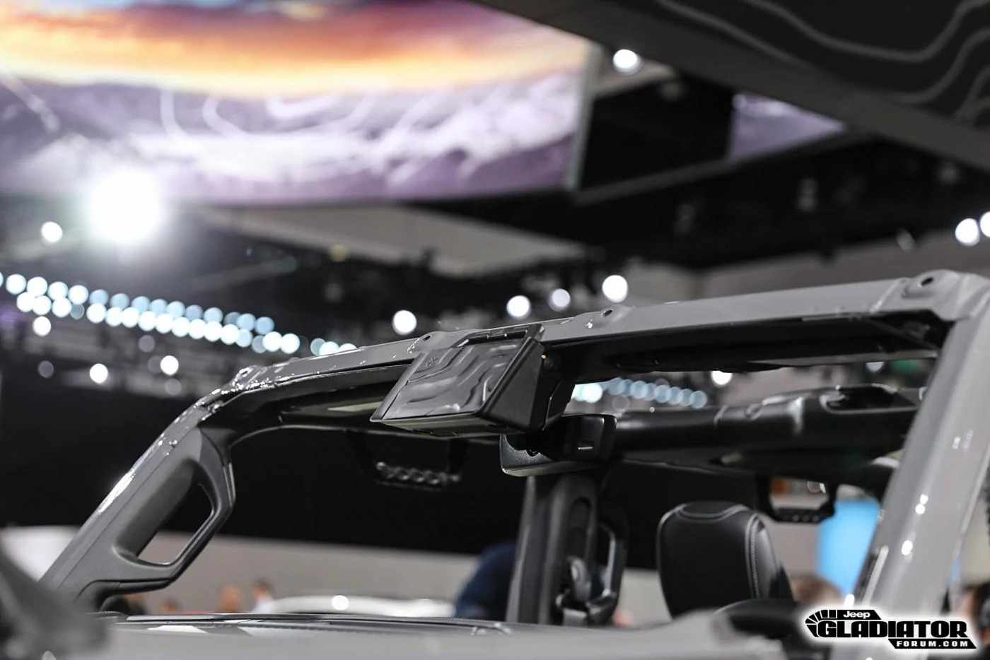 Jeep Gladiator Mopar Accessorized 2020 Jeep Gladiator (in Sting Gray) 2020-Jeep-Gladiator-JT-Pickup-Truck-Mopar-Accessories-LA-Auto-Show-44