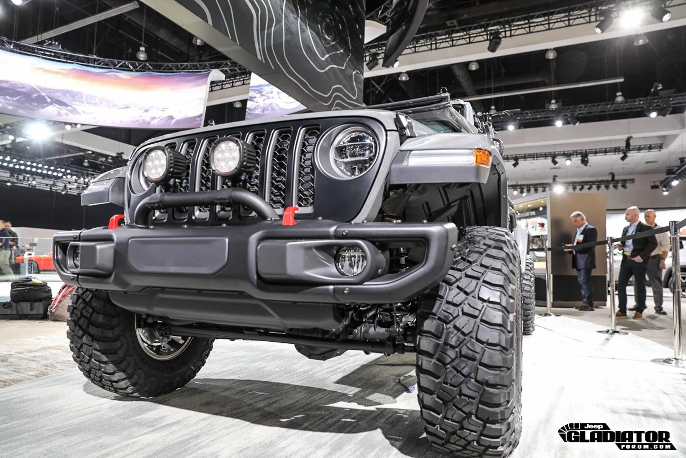Jeep Gladiator Mopar Accessorized 2020 Jeep Gladiator (in Sting Gray) 2020-Jeep-Gladiator-JT-Pickup-Truck-Mopar-Accessories-LA-Auto-Show-48
