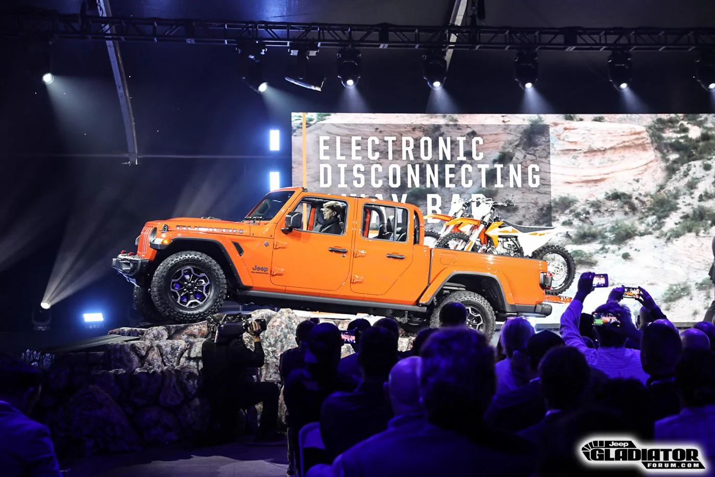 Jeep Gladiator JGF Live Coverage: 2020 Jeep Gladiator Debut from the LA Auto Show! 2020-Jeep-Gladiator-JT-Pickup-Truck-Mopar-Accessories-LA-Auto-Show-5