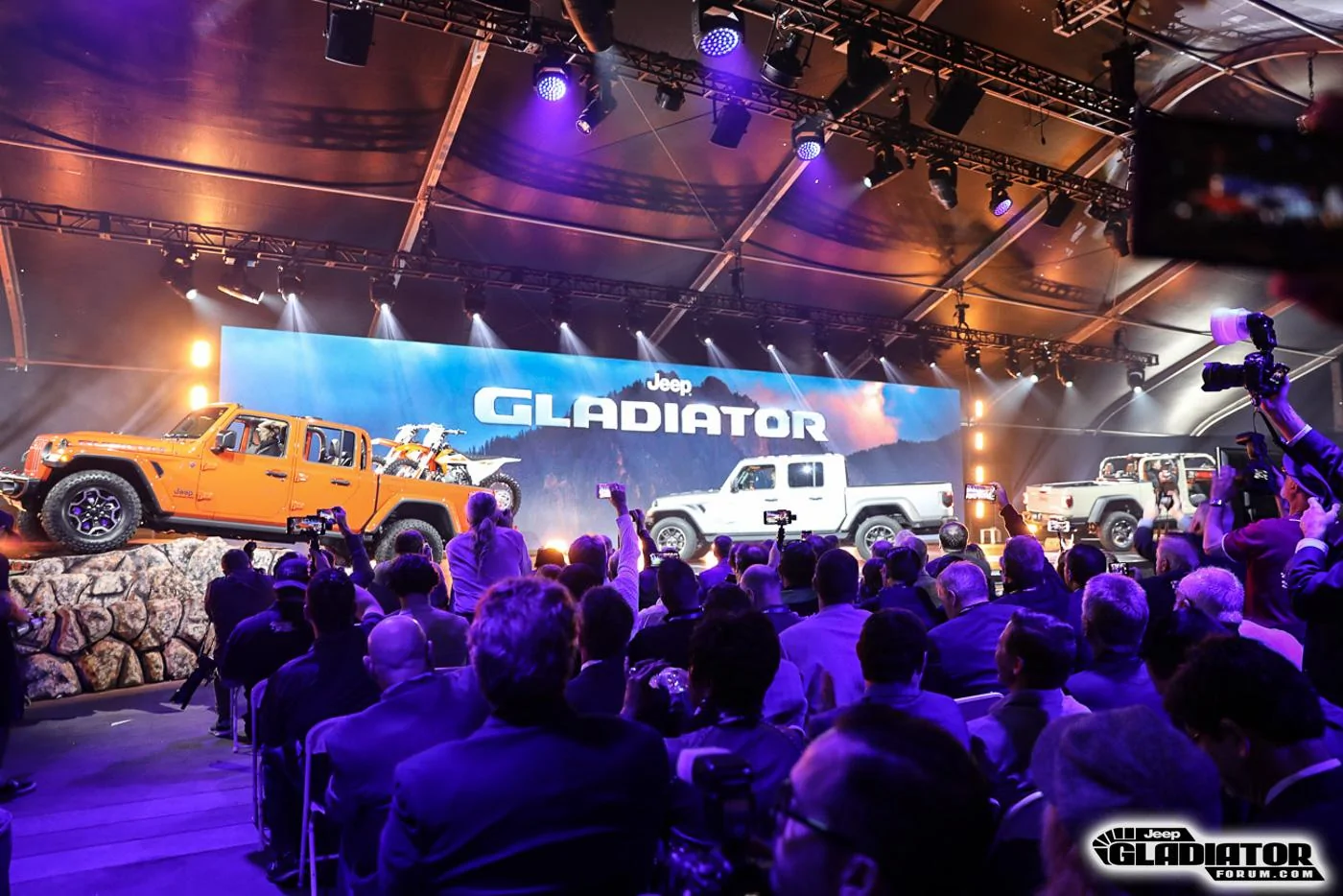 Jeep Gladiator JGF Live Coverage: 2020 Jeep Gladiator Debut from the LA Auto Show! 2020-Jeep-Gladiator-JT-Pickup-Truck-Mopar-Accessories-LA-Auto-Show-7