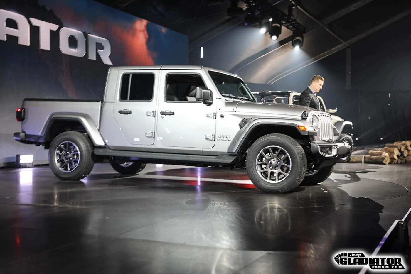 Jeep Gladiator JGF Live Coverage: 2020 Jeep Gladiator Debut from the LA Auto Show! 2020-Jeep-Gladiator-JT-Pickup-Truck-Mopar-Accessories-LA-Auto-Show-10