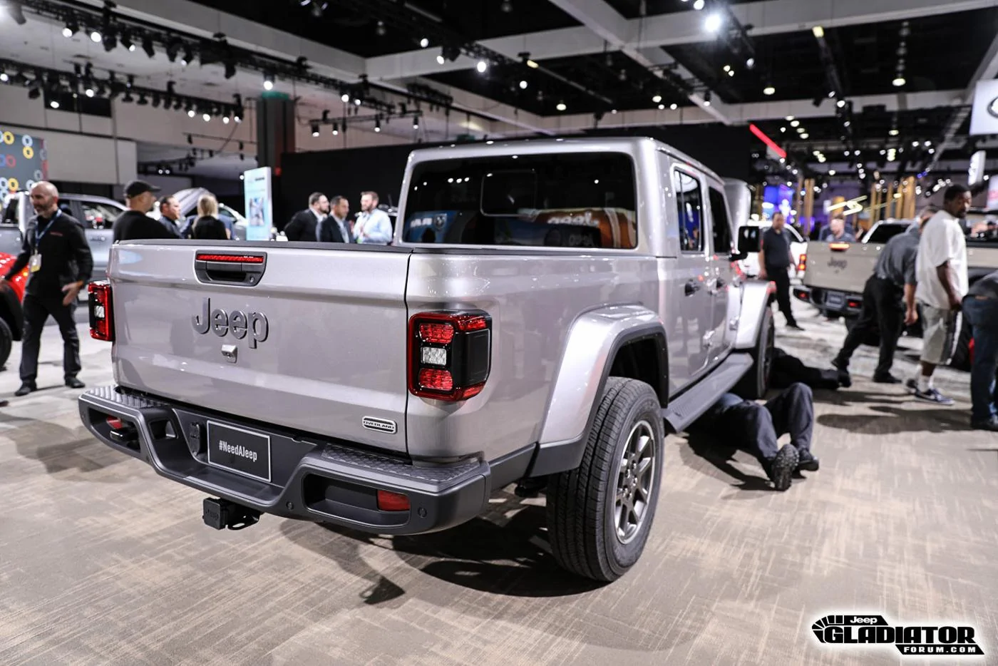 Jeep Gladiator JGF Live Coverage: 2020 Jeep Gladiator Debut from the LA Auto Show! 2020-Jeep-Gladiator-JT-Pickup-Truck-LA-Auto-Show-9