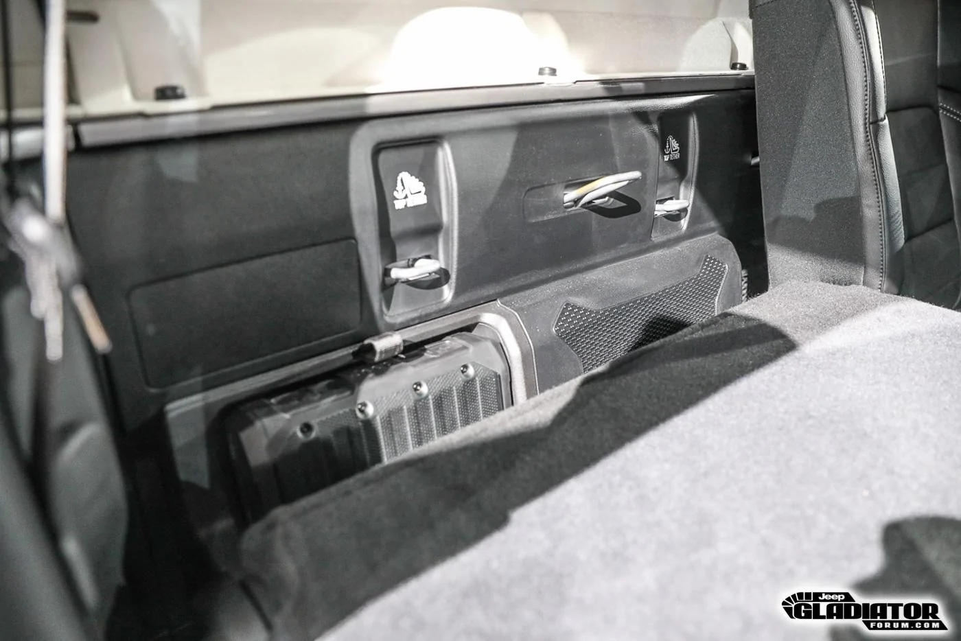 Jeep Gladiator JGF Live Coverage: 2020 Jeep Gladiator Debut from the LA Auto Show! 2020-Jeep-Gladiator-JT-Pickup-Truck-LA-Auto-Show-11