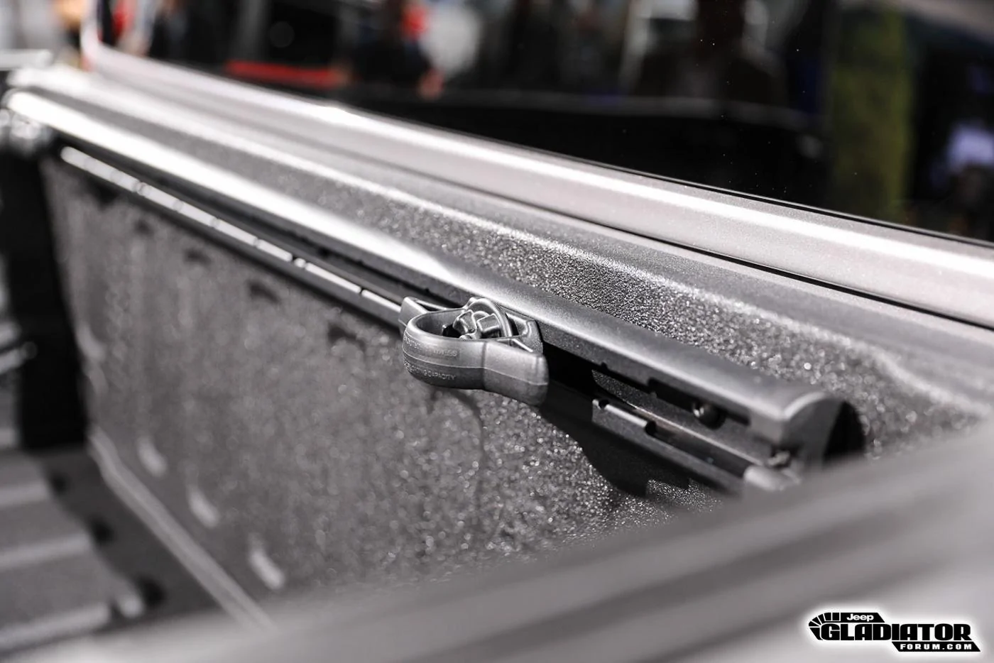 Jeep Gladiator JGF Live Coverage: 2020 Jeep Gladiator Debut from the LA Auto Show! 2020-Jeep-Gladiator-JT-Pickup-Truck-LA-Auto-Show-17