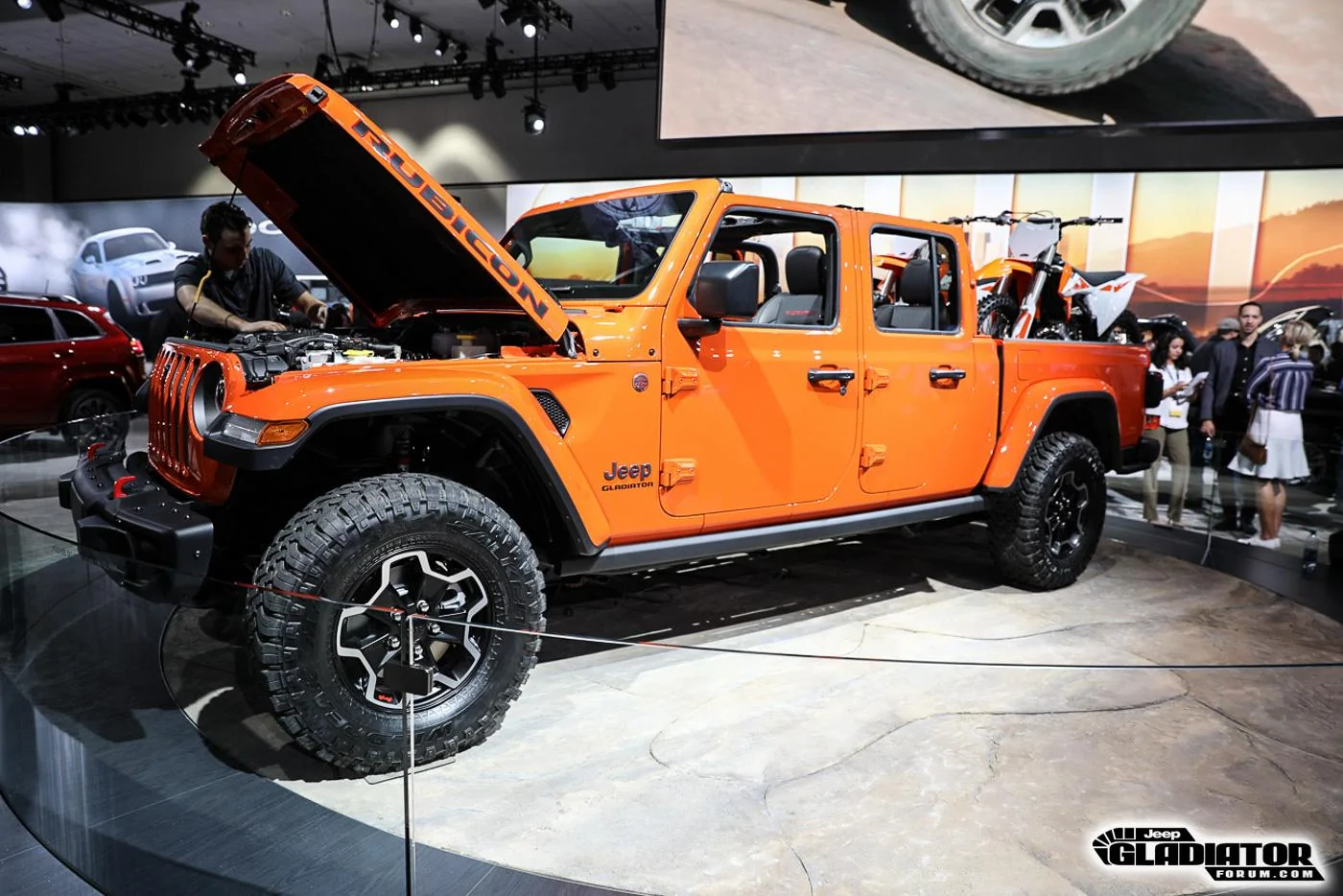 Jeep Gladiator JGF Live Coverage: 2020 Jeep Gladiator Debut from the LA Auto Show! 2020-Jeep-Gladiator-JT-Pickup-Truck-LA-Auto-Show-29