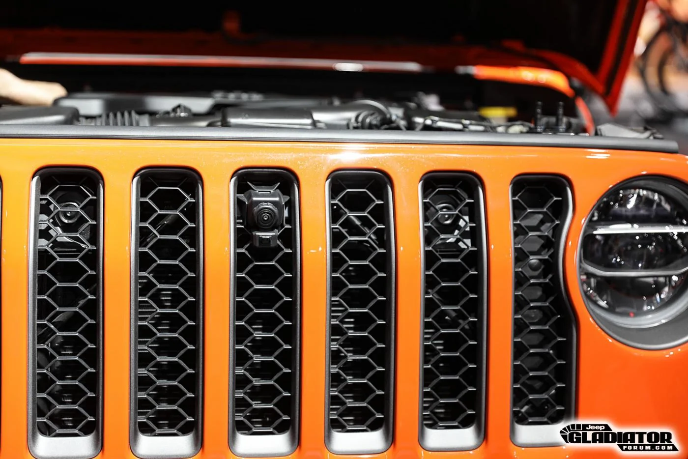 Jeep Gladiator JGF Live Coverage: 2020 Jeep Gladiator Debut from the LA Auto Show! 2020-Jeep-Gladiator-JT-Pickup-Truck-LA-Auto-Show-31